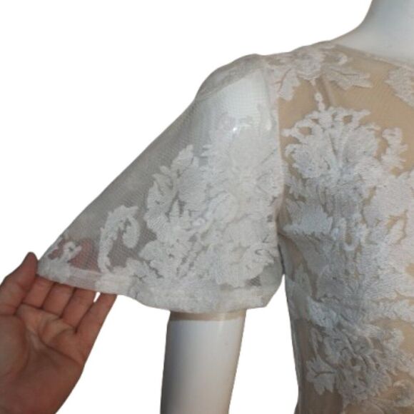 FOR LOVE AND LEMONS Dress, L, Backless, Full Lace/Nude lining, Flutter sleeve - Picture 4 of 13